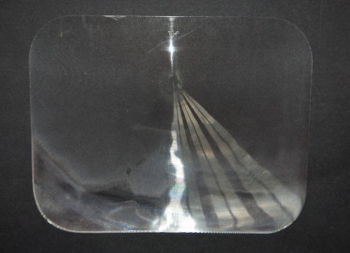 Analogowa kamera cofania - soczewka Fresnela na tylną szybę samochodu.