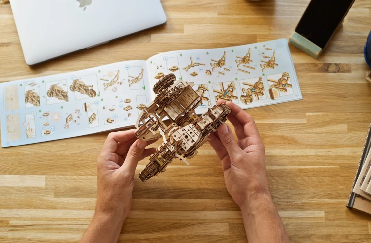 Motocykl Scrambler UGR-10 Ugears