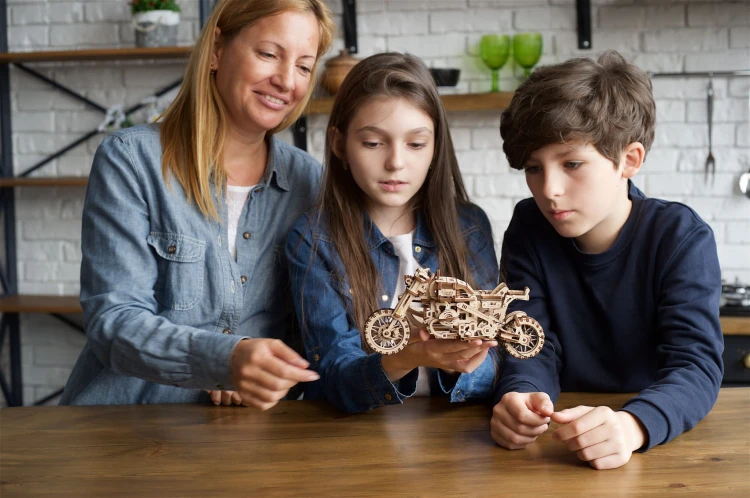 Motocykl Scrambler UGR-10 Ugears