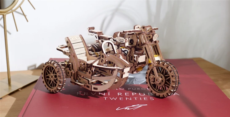 Motocykl Scrambler UGR-10 Ugears