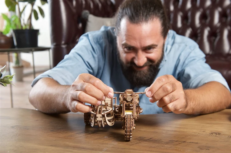 Motocykl Scrambler UGR-10 Ugears