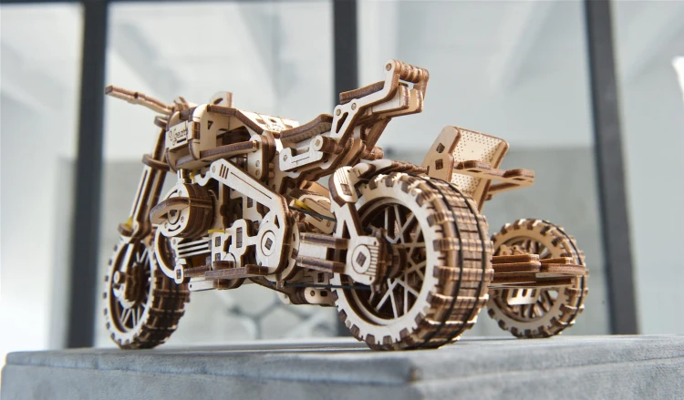 Ugears-Motorcycle-Scrambler-UGR-10-with-sidecar-