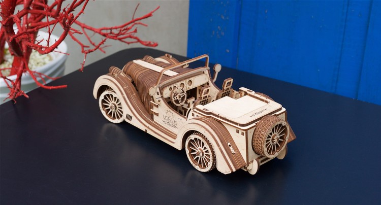 Ugears-Roadster-VM-01