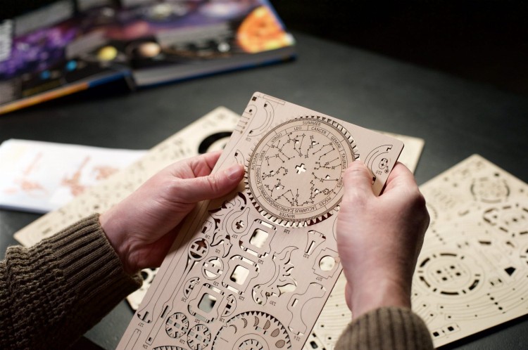 Tellurion - ruchomy model układu słonecznego 3d - Ugears