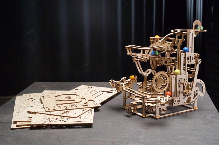 Tor kulkowy z wciągnikiem poziomym DIY - Ugears