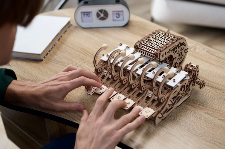 Mechaniczna Celesta Ugears