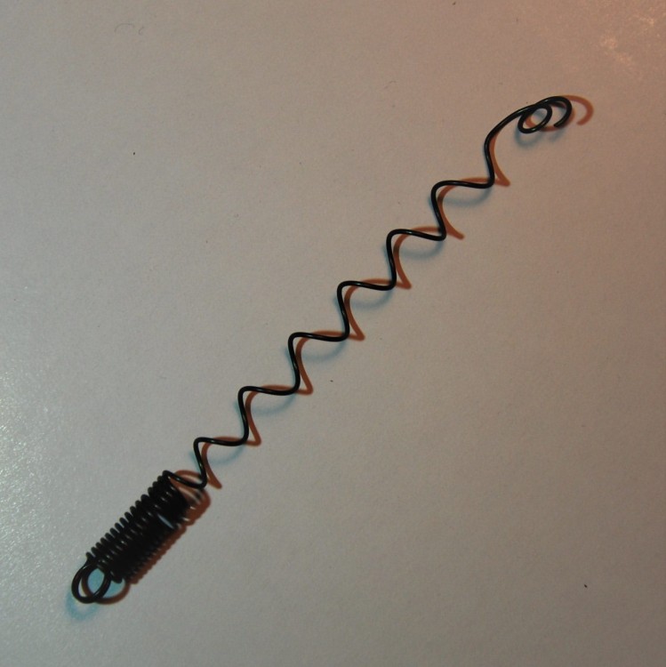 Sprężyna z drutu NITINOL - częsciowo rozciągnięta