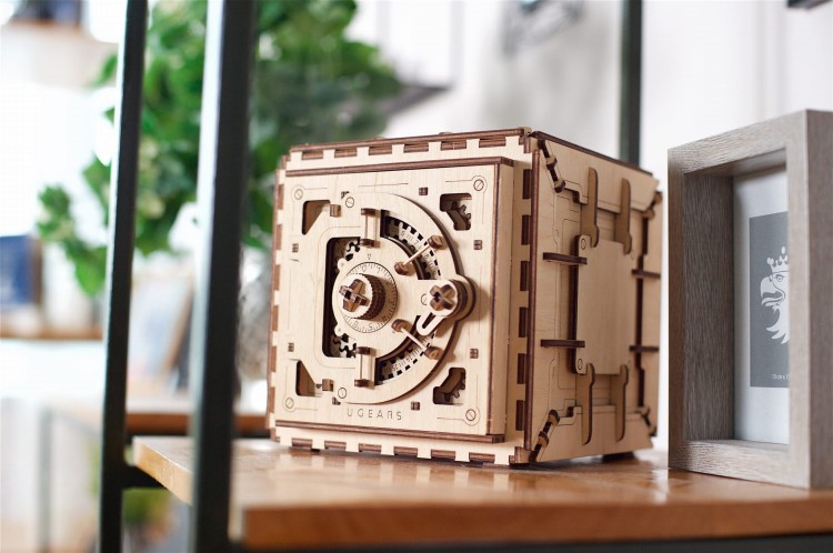 Sejf - model DIY Ugears