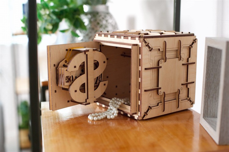 Sejf - model DIY Ugears