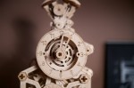 Ugears Engine Clock - drewniany zegar mechaniczny DIY