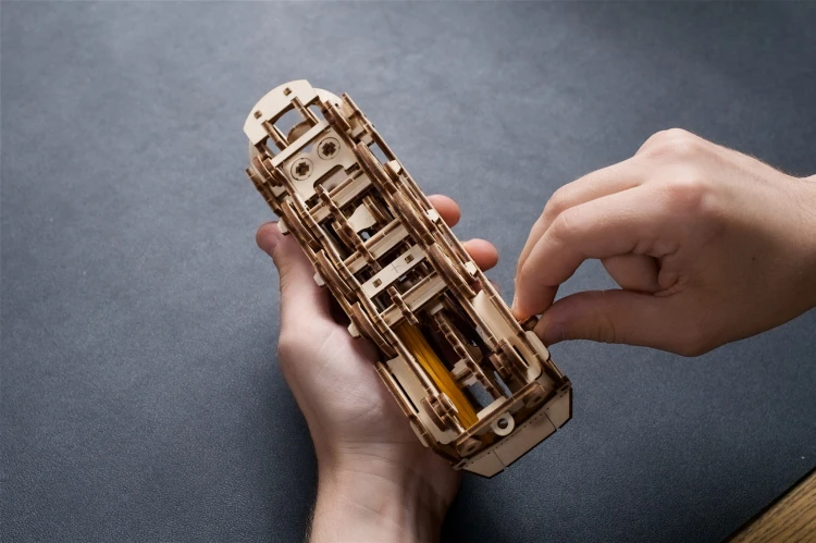 Mini lokomotywa , Model DIY Ugears SMART