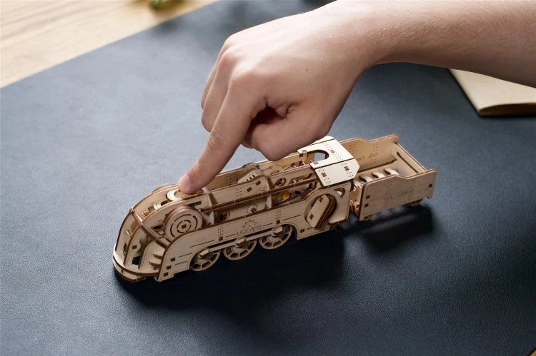 Mini lokomotywa , Model DIY Ugears SMART