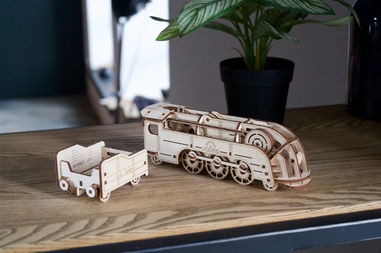 Mini lokomotywa , Model DIY Ugears SMART