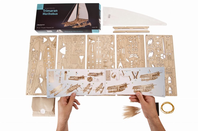 Trimaran Merihobus, Model łodzi DIY Ugears