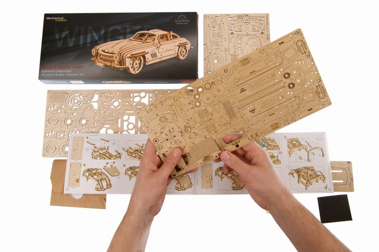 Drewniany samochód sportowy – Winged Sports Coupe - Ugears