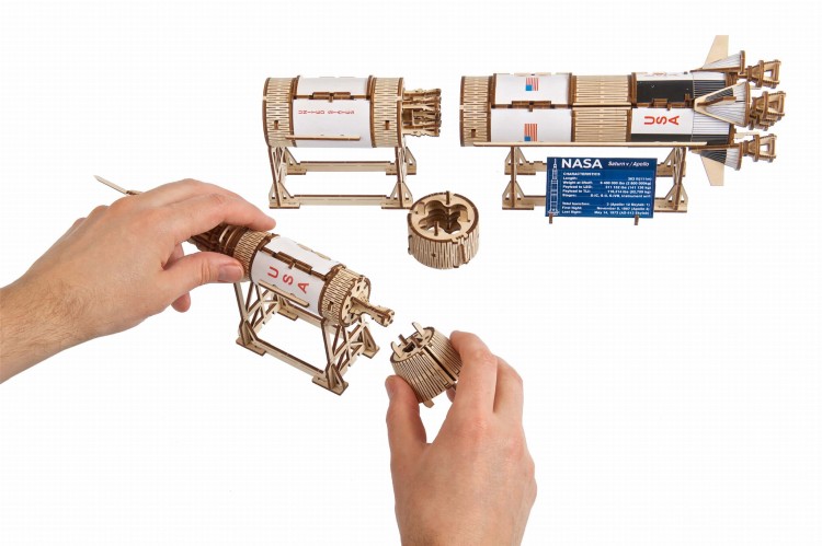 Model rakiety NASA Saturn V - Ugears