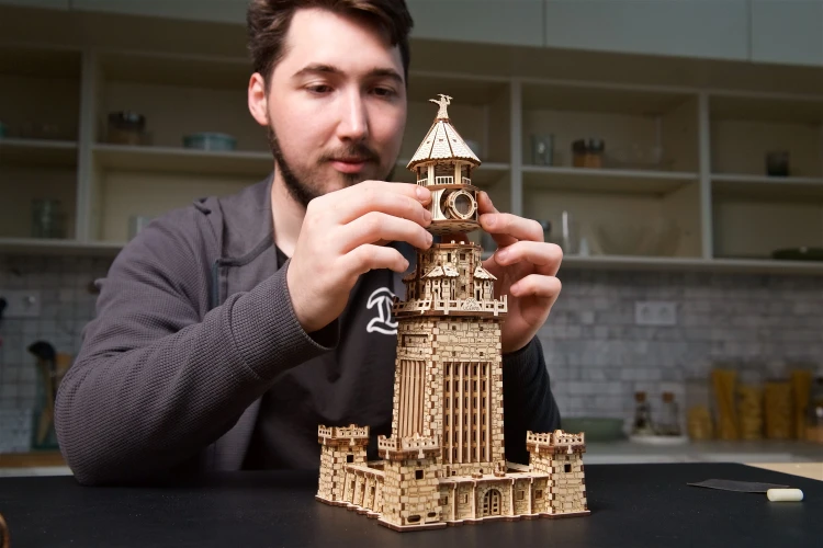 Latarnia Morska w Aleksandrii, drewniany model do składania Ugears