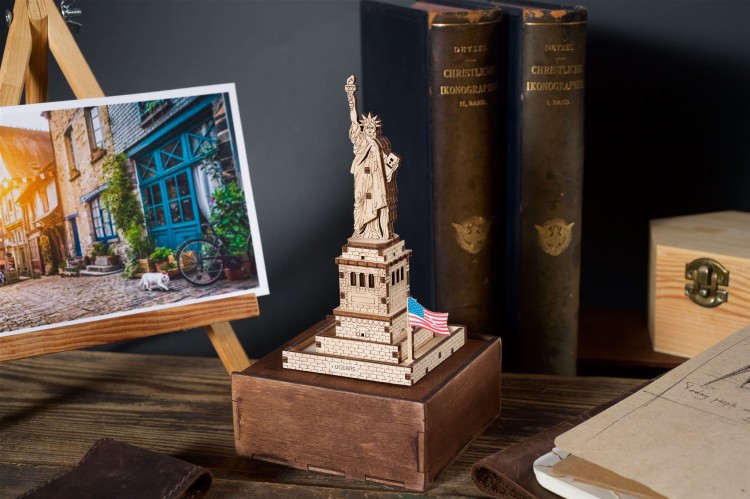 Statua Wolności – mały model do składania Ugears
