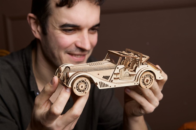 Sport Car Rapid Mouse – model mechaniczny samochodu do składania Ugears