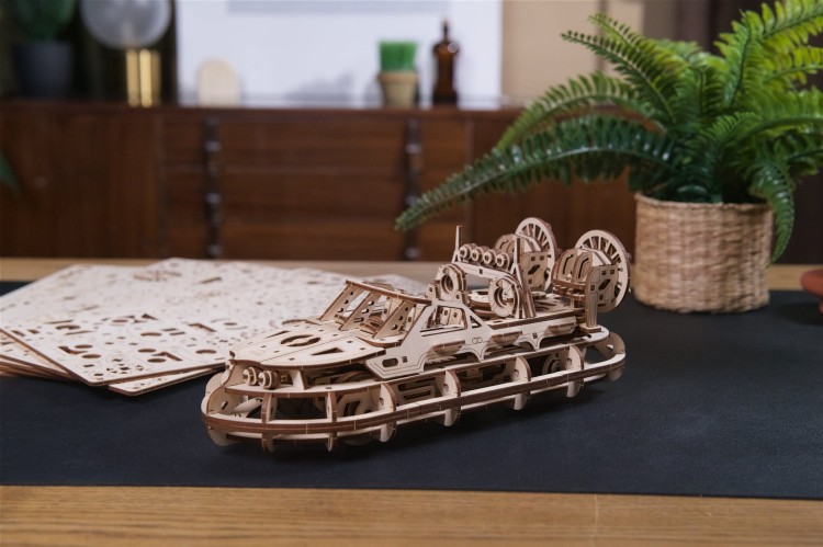 Poduszkowiec ratunkowy – Model Mechaniczny do składania Ugears