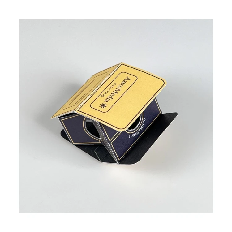 Najmniejsza lornetka świata.