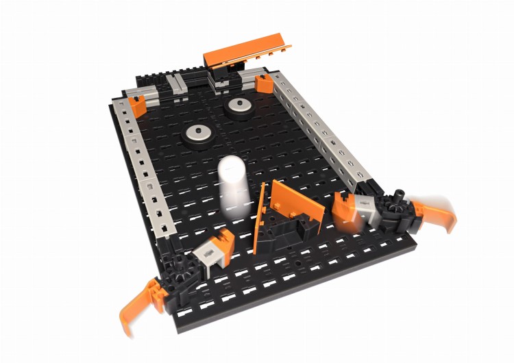 Gra pinball z zestawu Universal Pro - klocków dla siedmiolatka