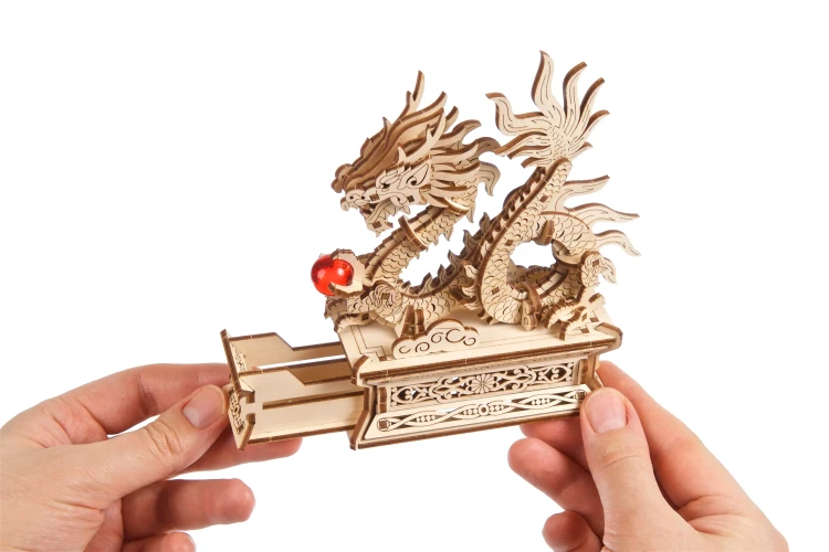 Drewniany Smok – Model Mechaniczny Ugears do składania