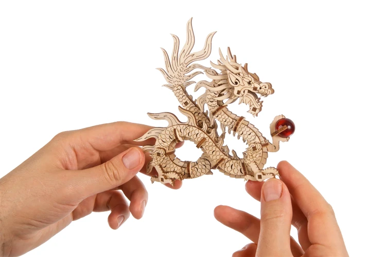 Drewniany Smok – Model Mechaniczny Ugears do składania