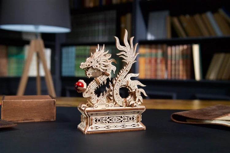 Drewniany Smok – Model Mechaniczny Ugears do składania