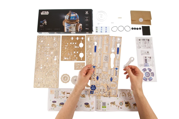 Puzzle 3D- R2D2 robot z sagi Gwiezdne Wojny  – model DIY Ugears