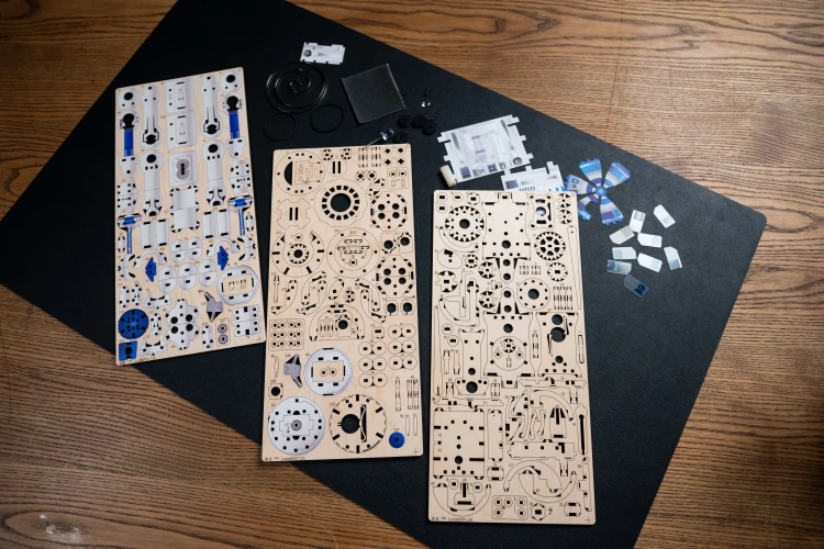 Puzzle 3D- R2D2 robot z sagi Gwiezdne Wojny  – model DIY Ugears