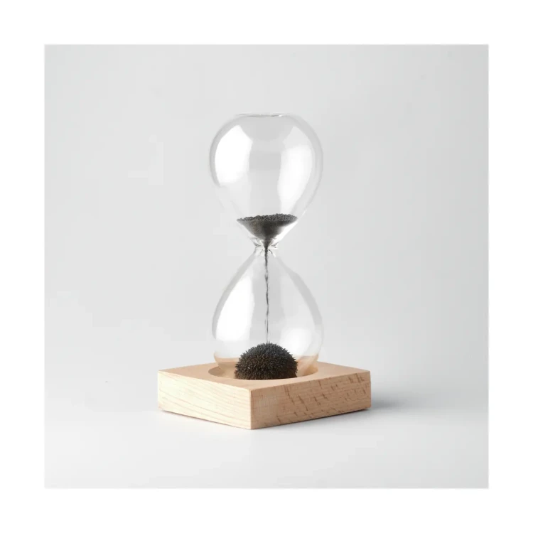 Magentyczna klepsydra -