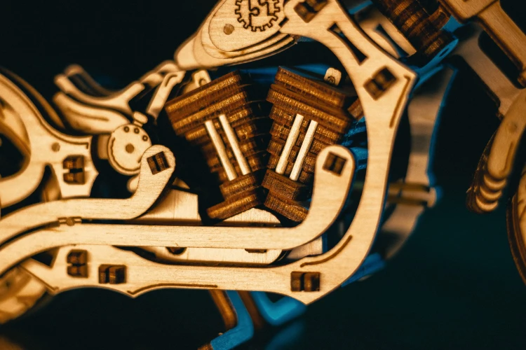 Motocykl Cruiser - ruchome, drewniane, mechaniczne puzzle 3D