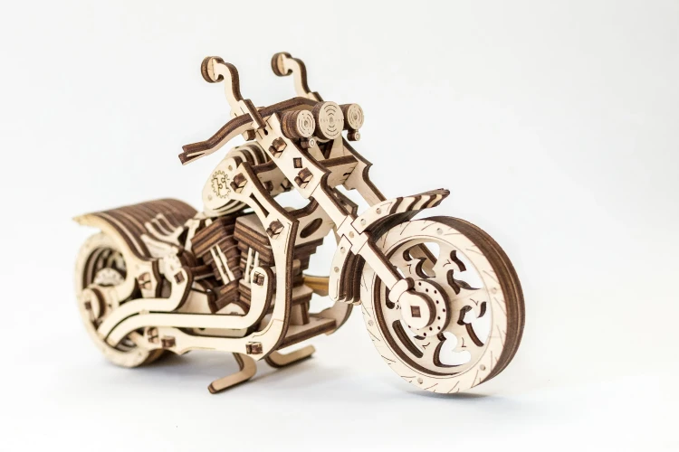 Motocykl Cruiser - ruchome, drewniane, mechaniczne puzzle 3D