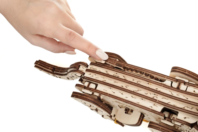 Drewniana figurka Kotek - mechaniczne puzzle 3d