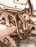 Traktor BELARUS-82- drewniane, mechaniczne puzzle 3D