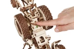 Traktor BELARUS-82.3 z pługiem- drewniane, mechaniczne puzzle 3D