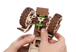 Traktor BELARUS-82.3 z pługiem- drewniane, mechaniczne puzzle 3D