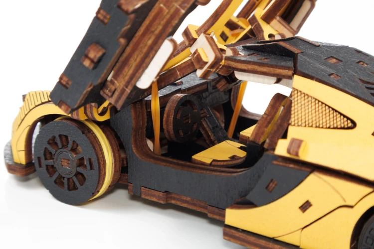 Samochód wyścigowy Racing Car Yellow- ruchome, drewniane, mechaniczne puzzle 3D
