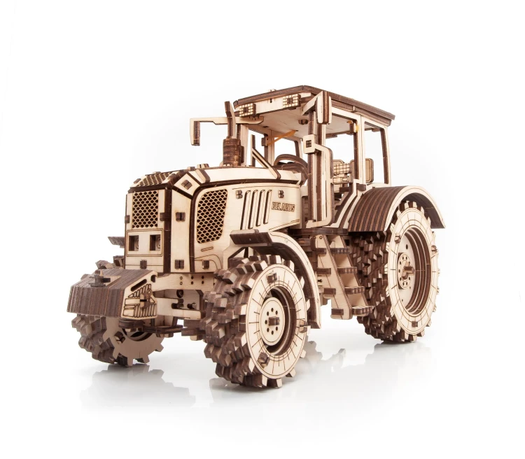 Traktor BELARUS-2022- drewniane, mechaniczne puzzle 3D