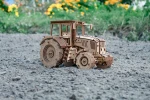 Traktor BELARUS-2022- drewniane, mechaniczne puzzle 3D