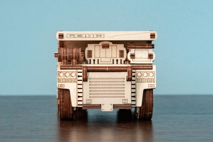 Wywrotka BELAZ Mini - drewniane, mechaniczne puzzle 3D