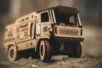 Ciężarówka MAZ 5309- drewniane, mechaniczne puzzle 3D