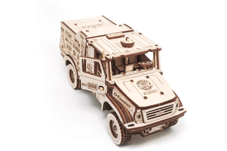 Ciężarówka MAZ 6440- drewniane mechaniczne puzzle 3D