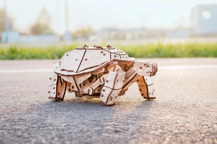 Drewniana figurka Żółw- mechaniczne puzzle 3d