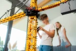 Klocki konstrukcyjne - dzwig kratownicowy Liebherr EC-H RC - realistyczny, sterowany model dla dzieco od lat 10
