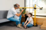 Klocki konstrukcyjne - dzwig kratownicowy Liebherr EC-H RC - realistyczny, sterowany model dla dzieco od lat 10