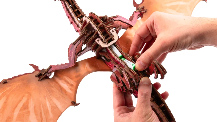 Drewniany Model Mechaniczny 3D Ugears – Smok Ognistej Burzy