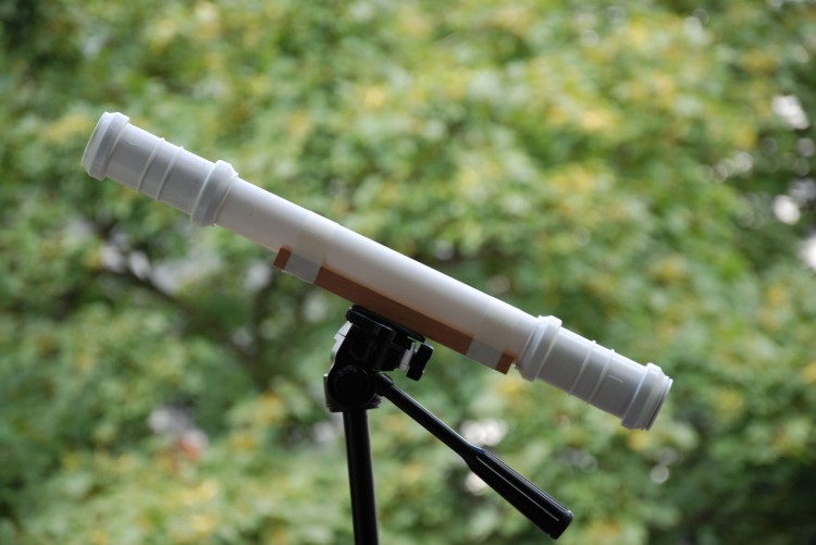 Teleskop DIY po złożeniu.